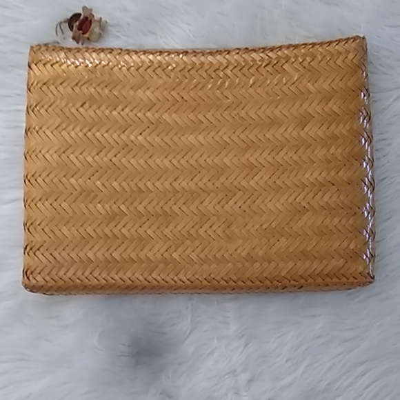 None Handbags - Vintage Wicker Clutch Bag